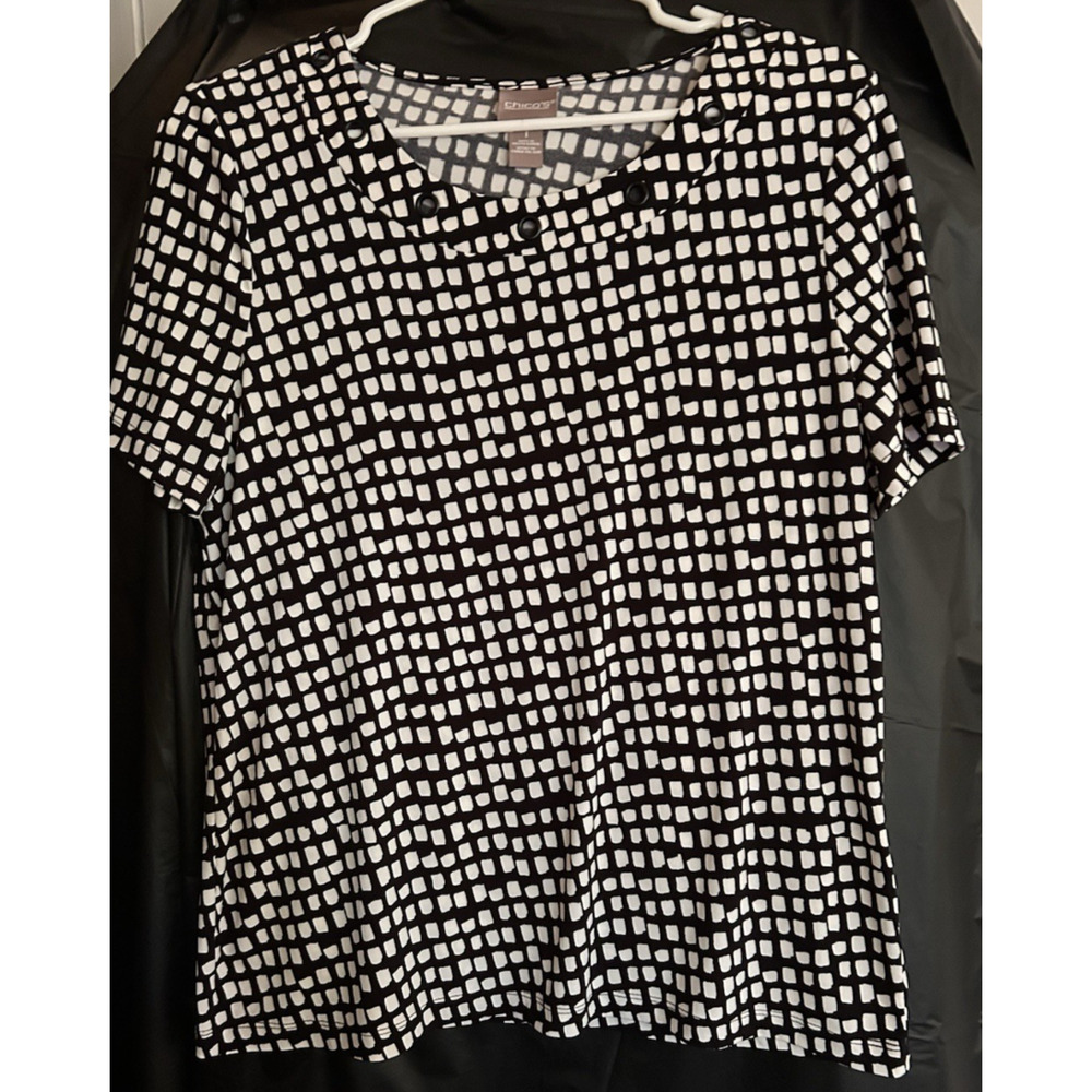 Chico's Black & White Geometric Print Top Women's Size 1 Short Sleeve Casual